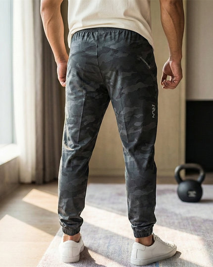 Sportowe dresy męskie dopasowane i elastyczne ze wzorem moro