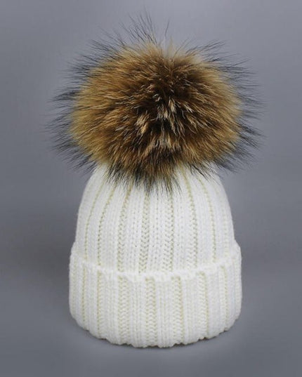 Czapka damska z pomponem