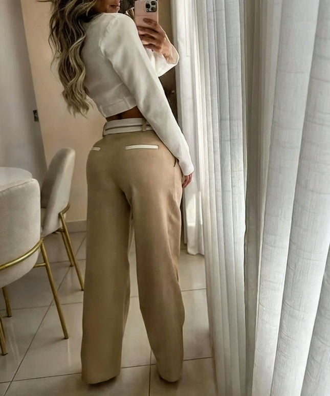 Komplet damski elegancki z krótką marynarką i garniturowymi spodniami