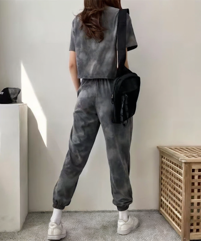 Komplet damski dresowy z topem z krótkim rękawem