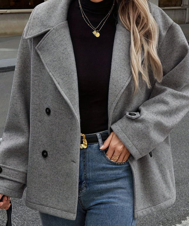 Damski płaszcz krótki dwurzędowy