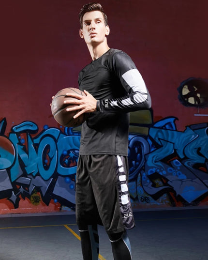 Sportowy komplet męski składający się z  6 elementów