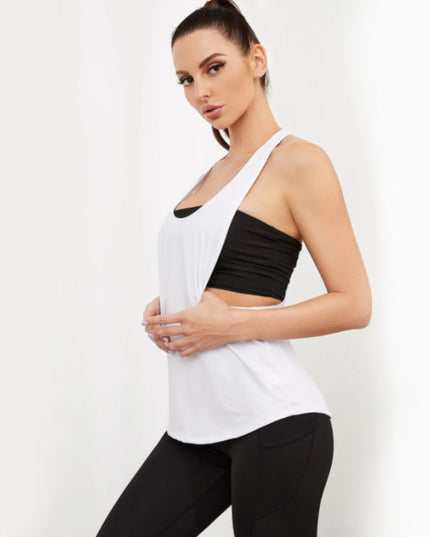 Sportowa koszulka damska na ramiączkach z dużymi wycięciami