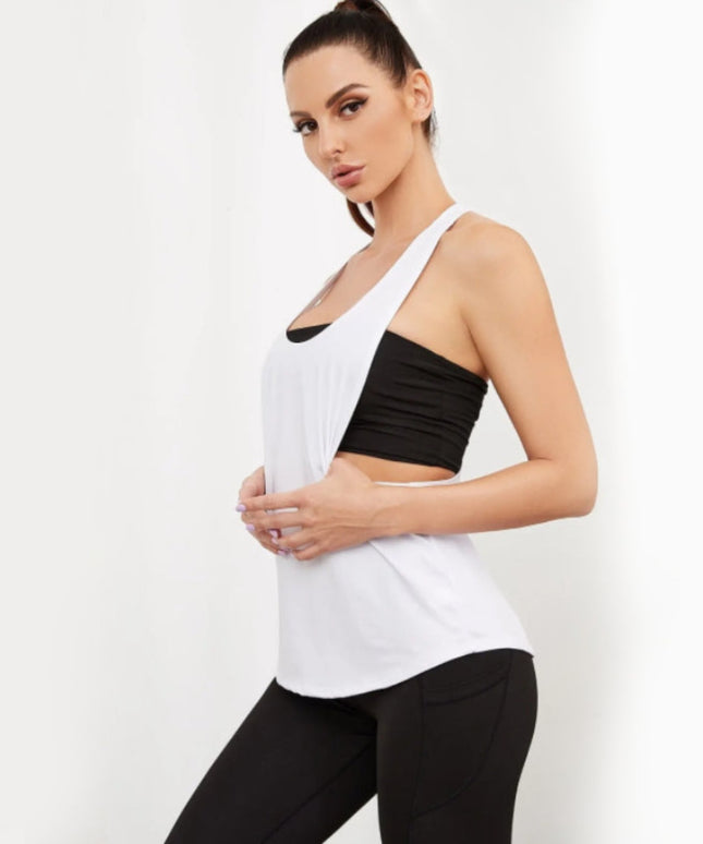 Sportowa koszulka damska na ramiączkach z dużymi wycięciami