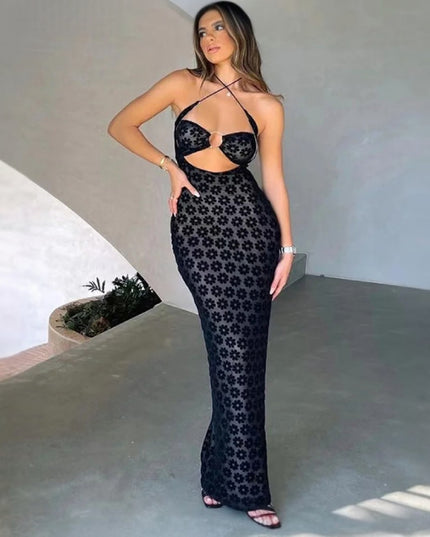 Sukienka maxi na cienkich ramiączkach z wycięciem pod biustem