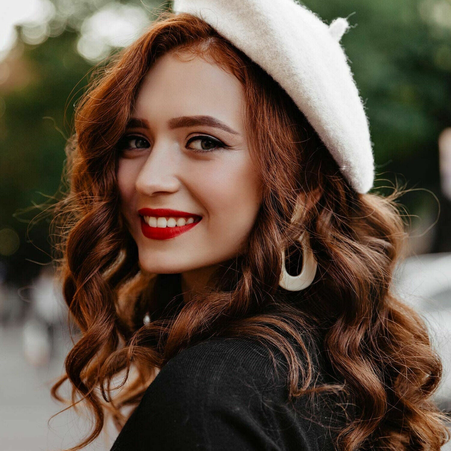 Czapka damska typu beret
