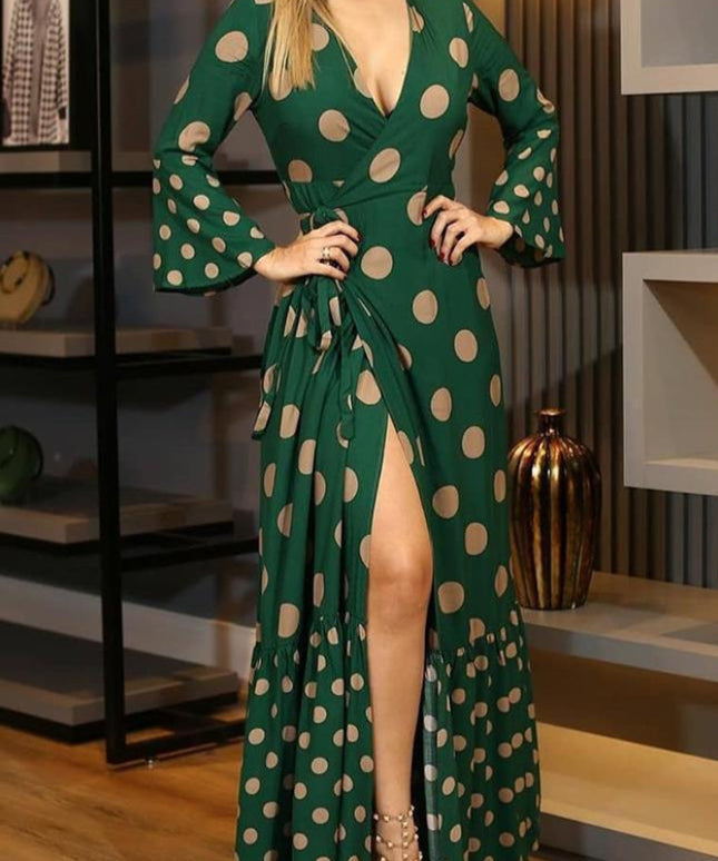 Sukienka maxi z rozcięciem i długimi rękawami