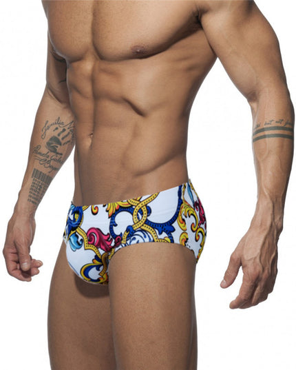 Męskie slipy kąpielowe w nowoczesnych wzorach