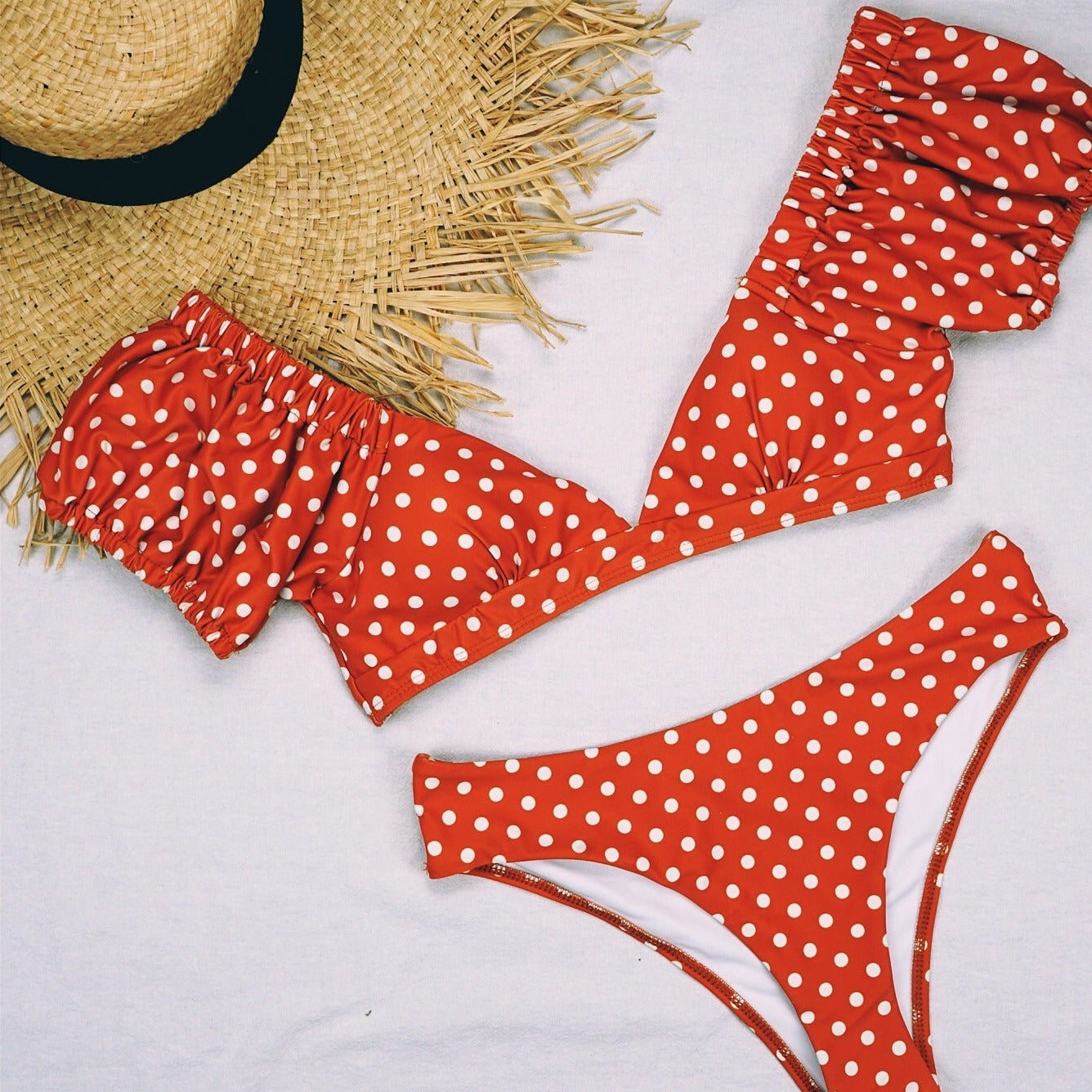 Damski dwuczęściowy strój kąpielowy bikini w grochy