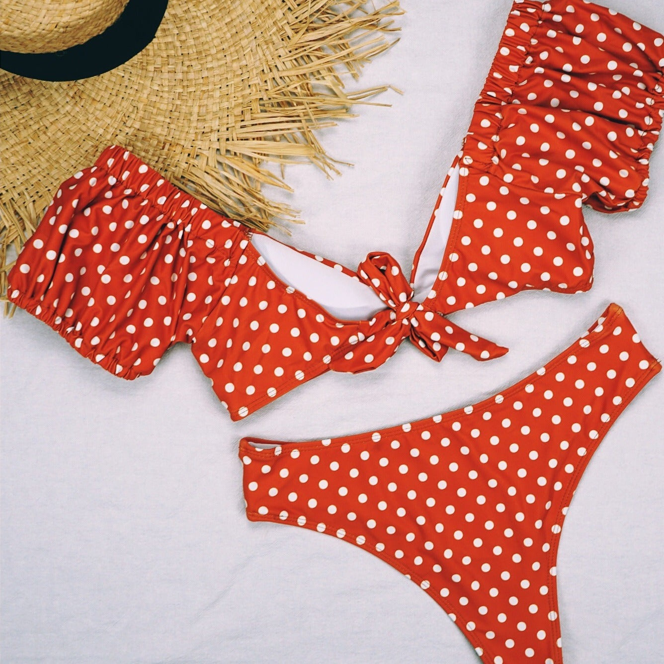Damski dwuczęściowy strój kąpielowy bikini w grochy