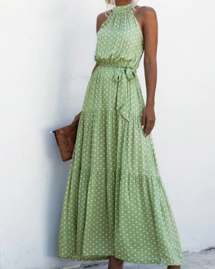 Sukienka maxi w kropki z wiązaniem w pasie