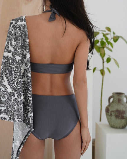 Jednoczęściowy strój kąpielowy monokini z łączeniem na przodzie