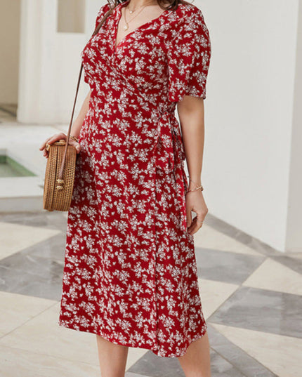 Sukienka plus size w czerwone kwieciste wzory