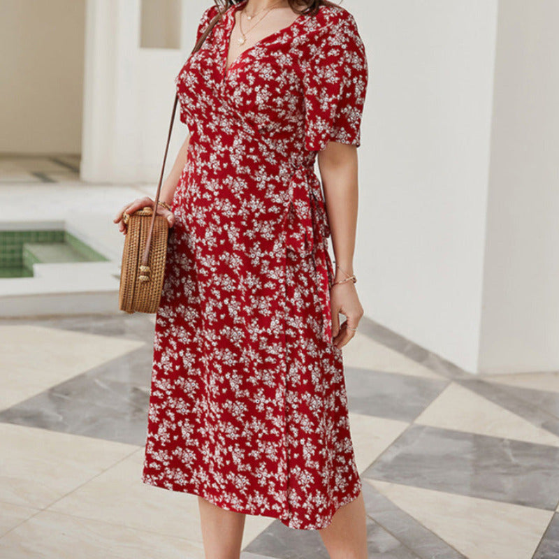 Sukienka plus size w czerwone kwieciste wzory