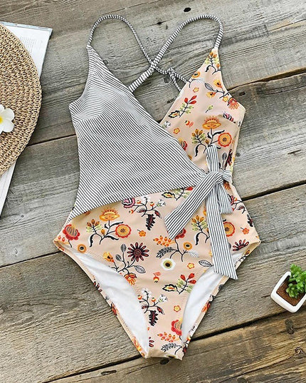 Jednoczęściowy strój kąpielowy w kwiaty i paski