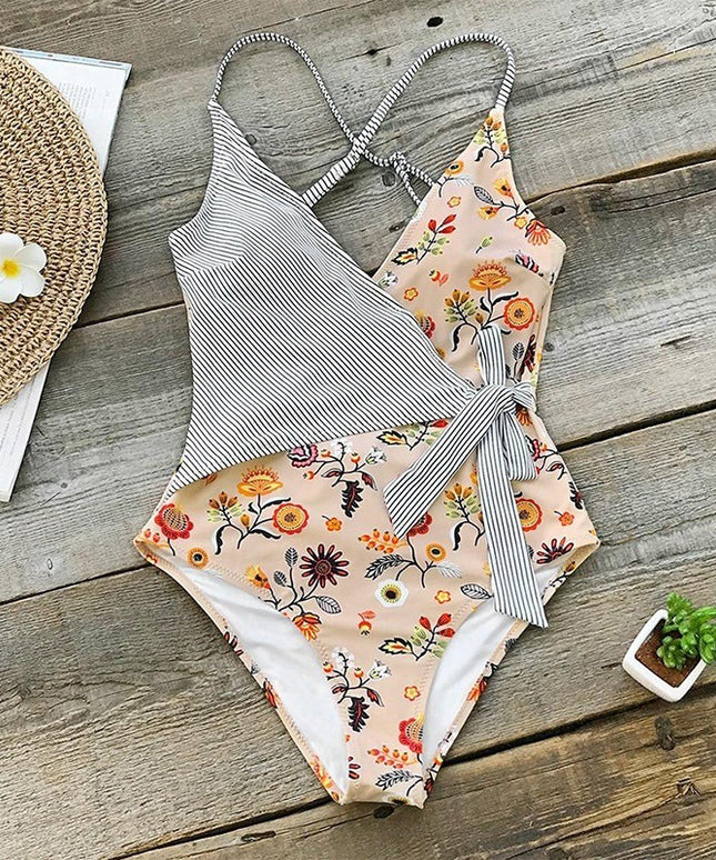 Jednoczęściowy strój kąpielowy w kwiaty i paski