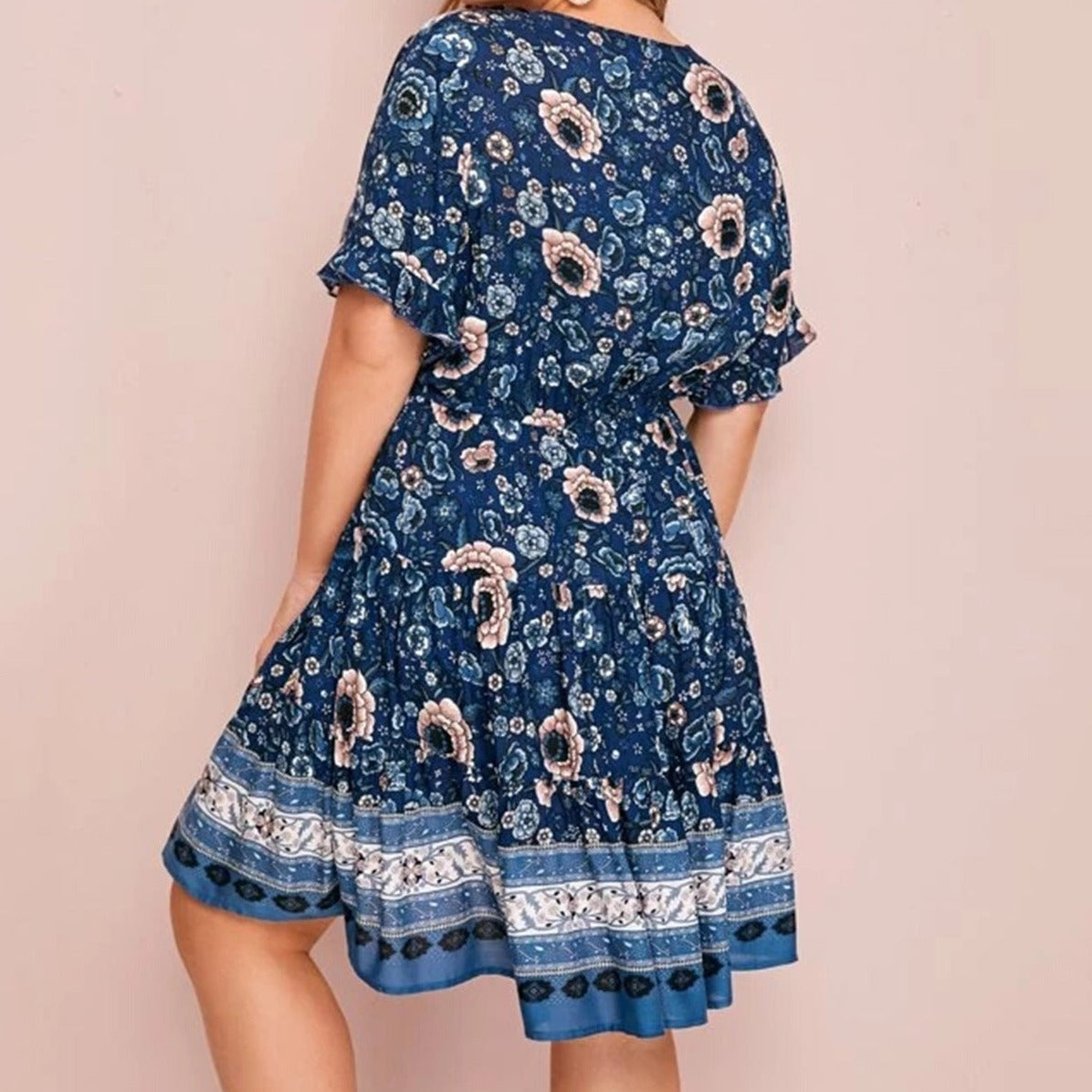 Sukienka plus size przed kolano niebieska