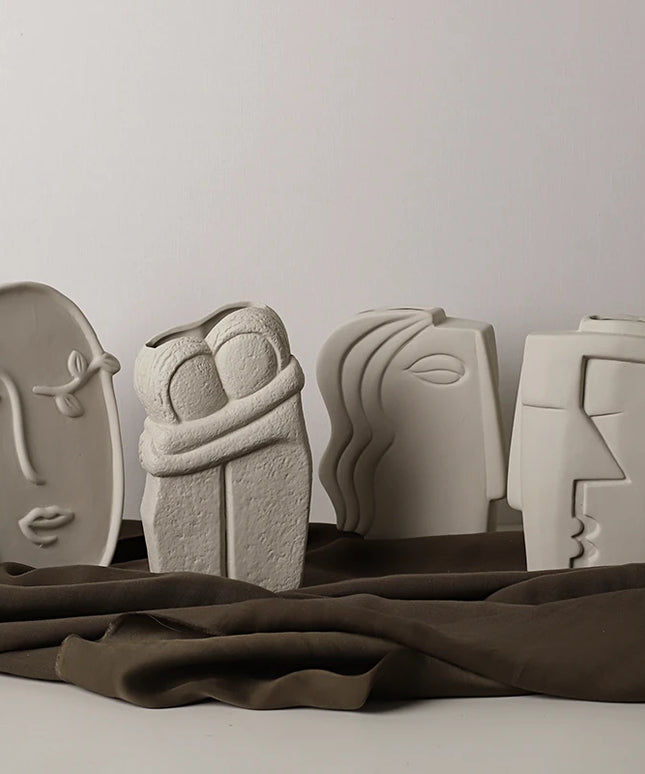 Wazon ceramiczny minimalistyczny w jasnych kolorach