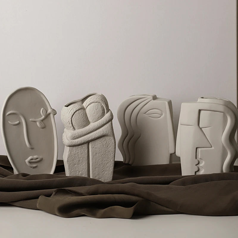 Wazon ceramiczny minimalistyczny w jasnych kolorach
