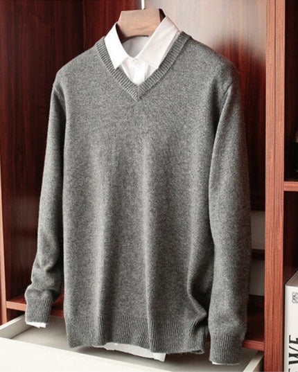 Męski sweter z dekoltem w serek z miękkiej dzianiny