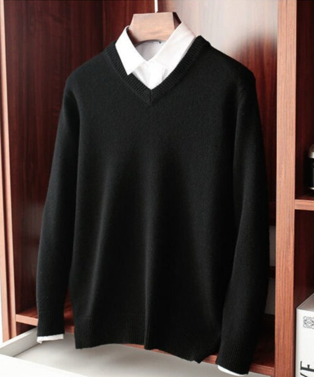 Męski sweter z dekoltem w serek z miękkiej dzianiny