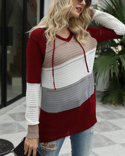 Damski sweter dziergany z kapturem