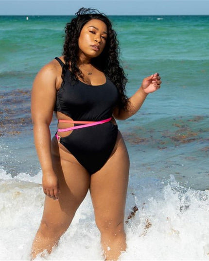 Jednoczęściowy strój kąpielowy plus size z kolorowym paskiem