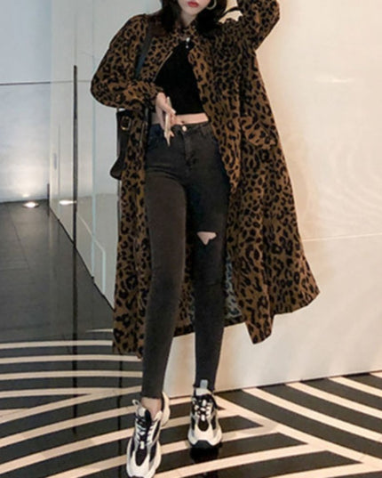 Damski płaszcz w panterkę