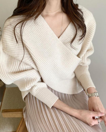 Damski sweter dziergany astymetryczny z bufiastymi rękawami