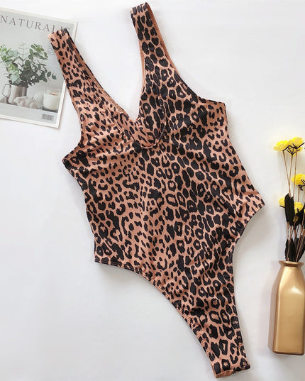 Damski jednoczęściowy strój kąpielowy z ozdobnym kółkiem