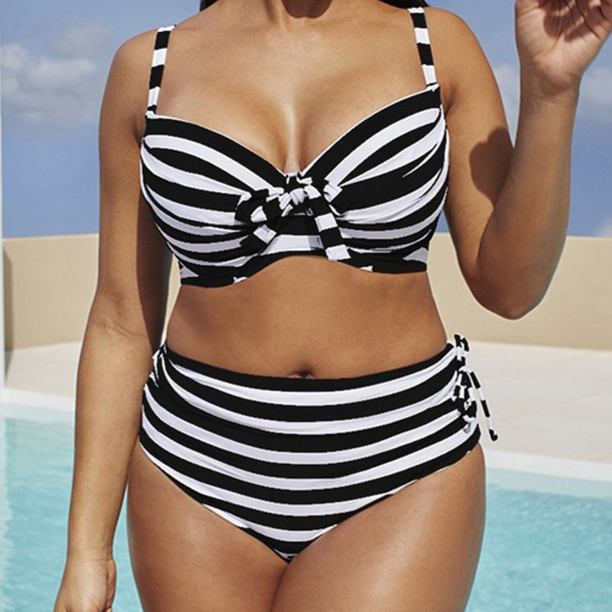 Dwuczęściowy strój kąpielowy plus size w paski
