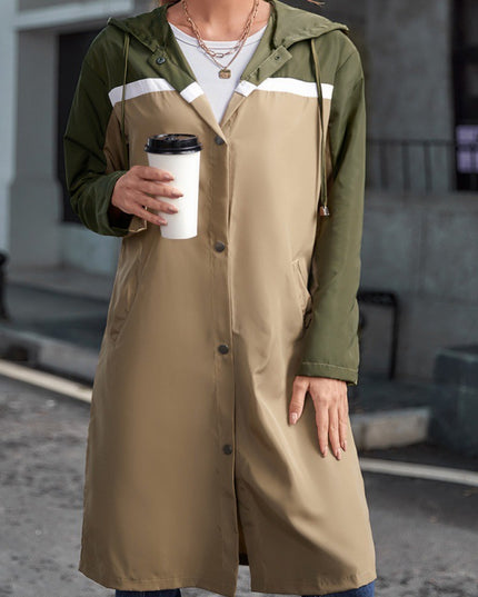 Damski płaszcz przeciwdeszczowy zapinany na guziki