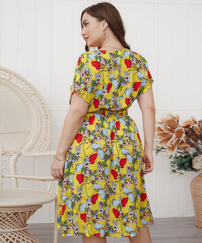 Sukienka plus size w letnie kolory z gumką w pasie