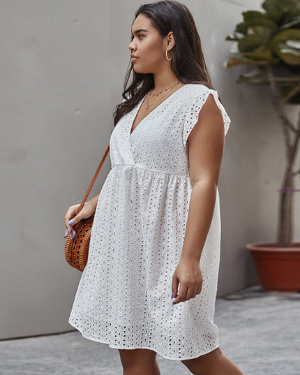 Sukienka plus size ażurowa przed kolano