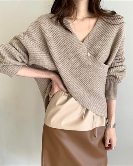 Damski sweter dziergany astymetryczny z bufiastymi rękawami