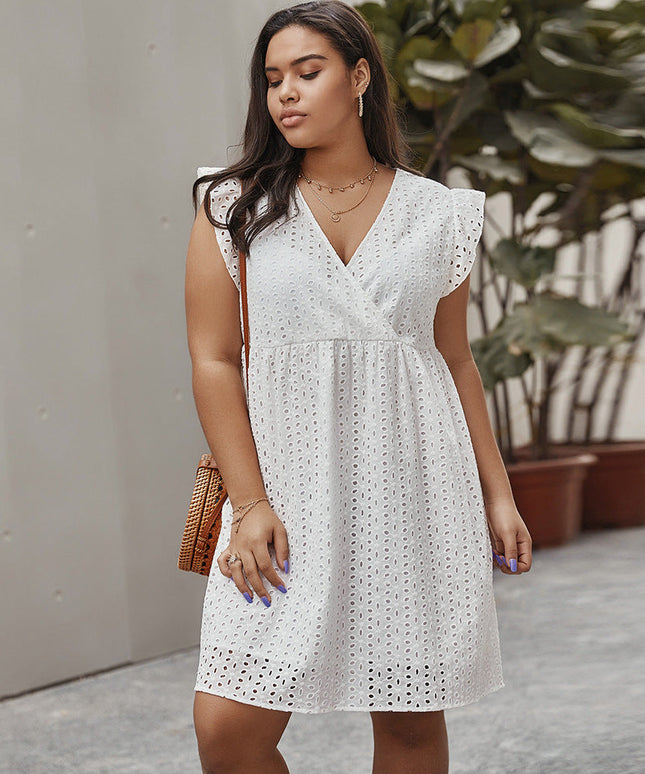 Sukienka plus size ażurowa przed kolano