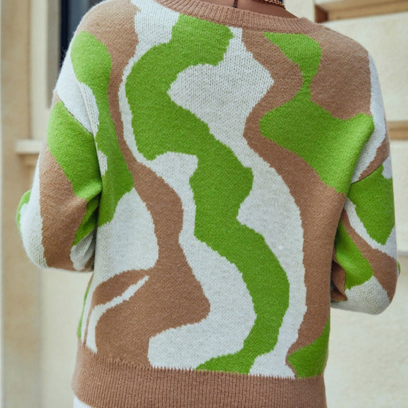Damski sweter o klasycznym kroju trzykolorowy