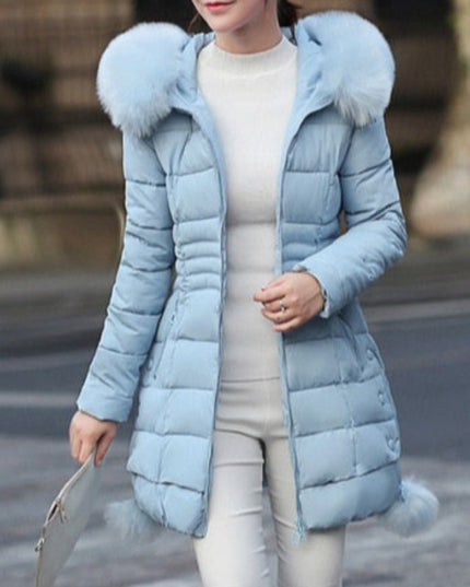 Damski płaszcz zimowy pikowany z futerkiem