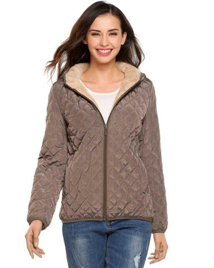 Damska kurtka przejściowa pikowana z kapturem