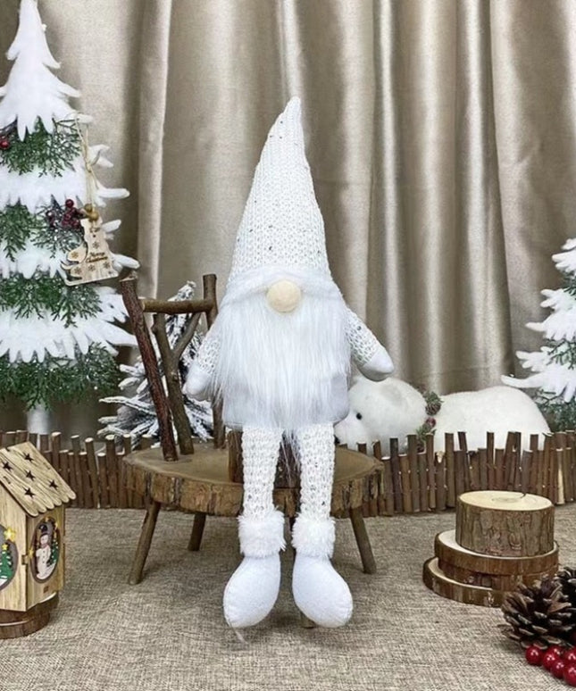 Świąteczny Bożonarodzeniowy skrzat krasnal dziergany z długimi nogami