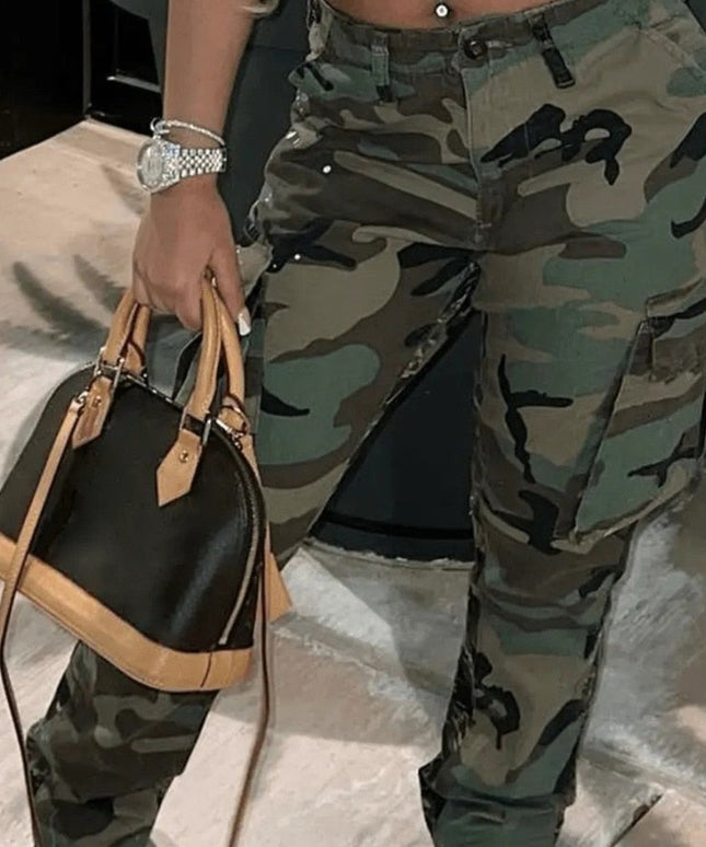 Damskie spodnie cargo we wzór moro