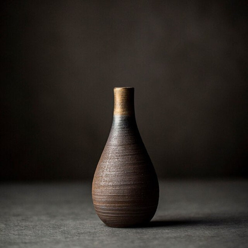 Wazon ceramiczny w brązowych kolorach