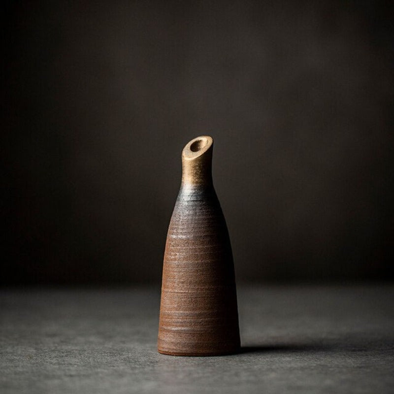 Wazon ceramiczny w brązowych kolorach