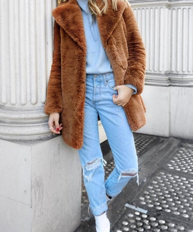 Damska kurtka przejściowa o kroju płaszcza