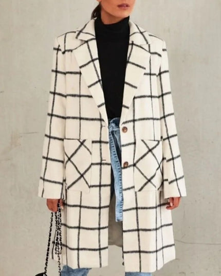 Damski płaszcz w kratkę z kieszeniami