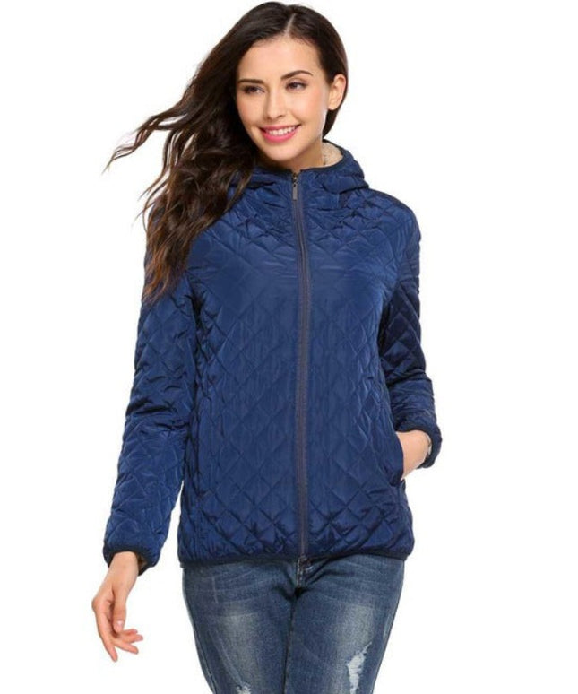 Damska kurtka przejściowa pikowana z kapturem