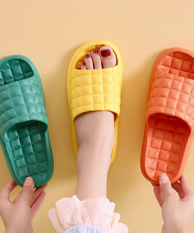 Damskie klapki gofrowane w jednolitych kolorach