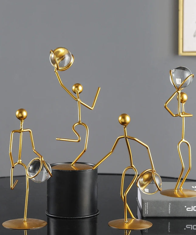 Figurka dekoracyjna ludzik złoty wysokość 19-25 cm