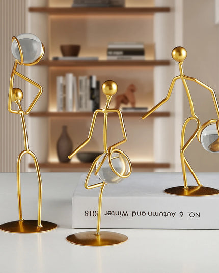 Figurka dekoracyjna ludzik złoty wysokość 19-25 cm