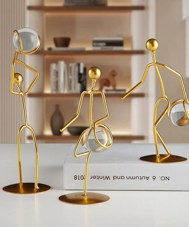 Figurka dekoracyjna ludzik złoty wysokość 19-25 cm